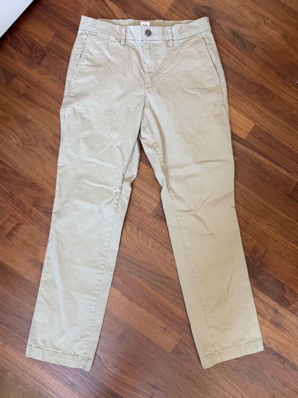 GAP Men's Light Khaki Chino Pants